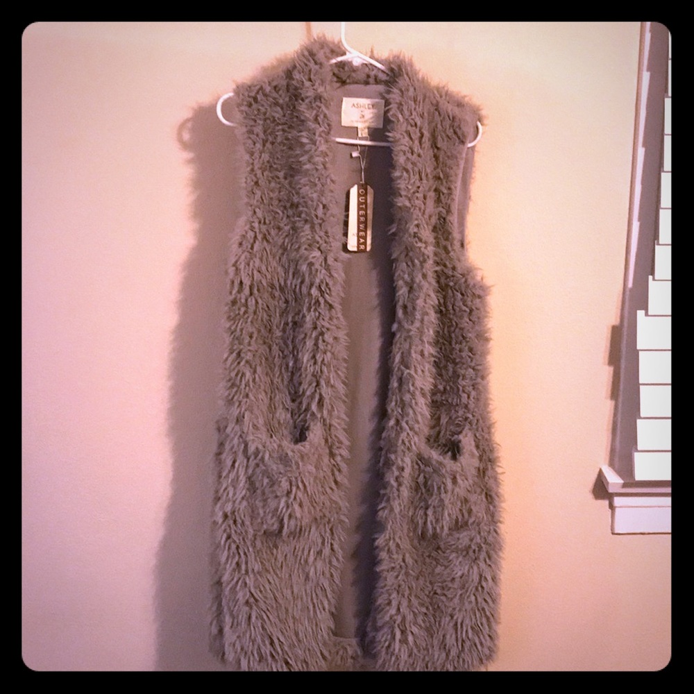 Long fuzzy Grey vest